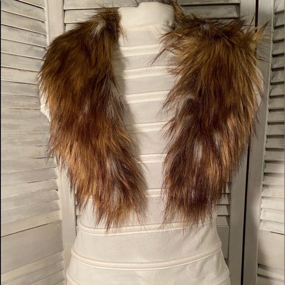 Ladies faux fur wrap collar